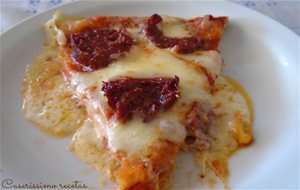 Pizza De Cebolla Y Chorizo Colorado
