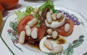 
ensalada De Tomates, Alubias Y Queso Fresco
