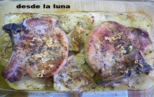Chuletas De Cerdo Con Patatas Al  Horno
