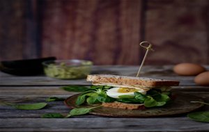 Sandwich Delicioso Para Una Cena Entre Amigos