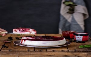 Tarta De Yogur Con Mermelada De Endrinas Zoco