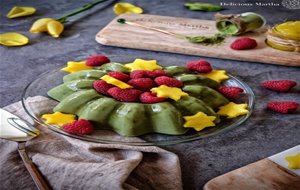 Panna Cotta De Té Matcha Con Coulis De Mango