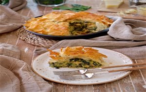 Pastel De Salmón Con Masa Filo Al Horno