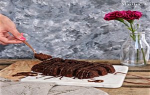 Brownie De Boniato Con Salsa De Chocolate