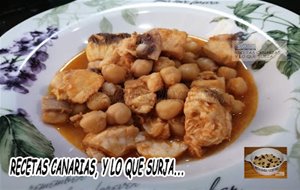 Garbanzas Con Tintorera
