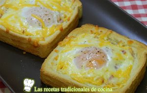 Receta Fácil Y Económica De Tostas Con Huevos Y Bacón
