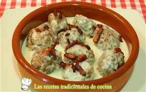 Receta Fácil De Albóndigas En Salsa De Queso
