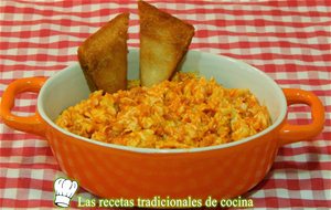 Receta De Huevos Revueltos Con Atún Y Tomate Frito
