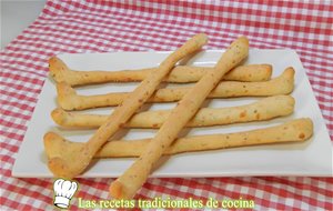 Cómo Hacer Palillos De Pan Crujientes Con Queso Y Orégano
