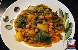 Acelgas Con Patatas Y Garbanzos
			