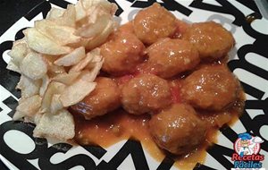 Albóndigas De Pollo Con Tomate
			