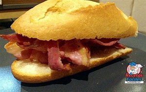 Bocadillo De Bacón
			