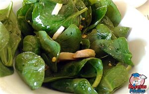 Ensalada De Espinacas, Champiñón, Bacón Y Queso
			