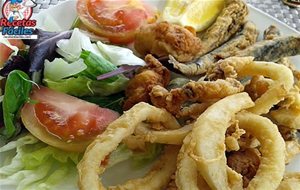 Fritura De Pescados, Calamares, Boquerones Y Cazón
			