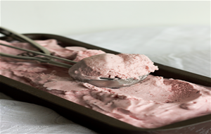 Helado De Buttermilk Y Fresas
