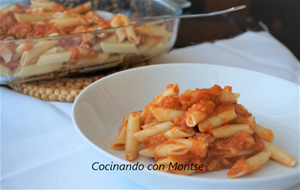 Macarrones Con Atún Y Tomate
