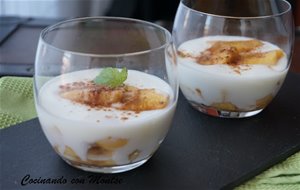 Postre De Vasitos De Manzana Y Yogur
