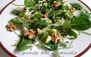 Ensalada De Peras, Rúcula Y Queso Parmesano