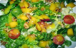 Ensalada De Fiesta Con Vinagreta De Mango
