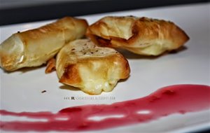 Paquetitos De Brie Con Mermelada De Fresa
