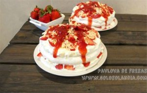 Pavlova De Fresas