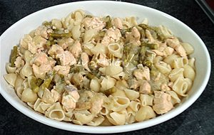 Pasta Con Salmon Y Trigueros
