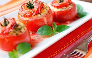 Tomates Rellenos Con Queso De Oveja
