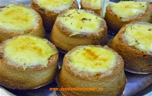 Cuencos De Bizcocho Con Crema De Limón
