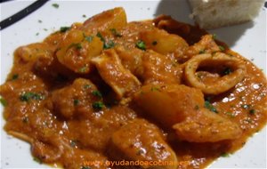 Calamares Con Tomate Y Patata
