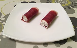 Rollitos De Jamón Ibérico Con Queso, Trufa Y Nueces
