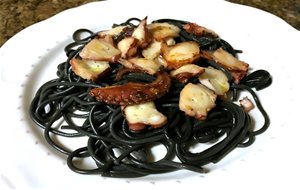 Pulpo Al Ajillo Con Spaghetti Negros&#8230;, Grata Sorpresa Ya Veréis
