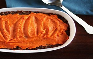 Lentil, Mushroom &amp; Sweet Potato Shepherd's Pie / Pastel De Carne De Lentejas, Champiñones Y Patatas Dulces