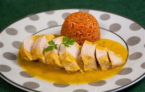 Spanish Chicken With Sauce And Rice Smoked Paprika - Pollo Con Salsa Española Y Arroz Al Pimentón Ahumado