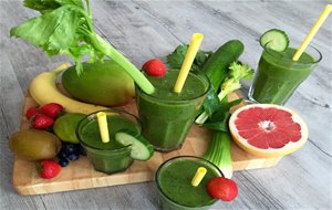 Smoothie Verde Con Frutas
