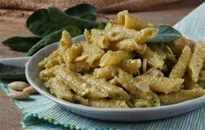 Penne Con Salsa Pesto De Almendra
