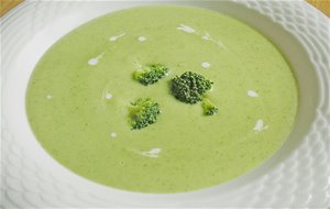 Sopa De Brócoli Y Parmesano
