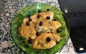 Pollo Mediterráneo Con Naranjas Y Aceitunas Negras
