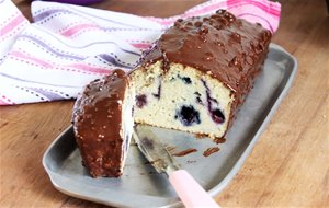 Budin Con Arándanos Y Baño De Chocolate Y Almendras
