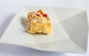 Tapa De Ensaladilla Rusa Sobre Corteza De Trigo
