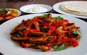 Fajitas De Pollo Con Verduras
