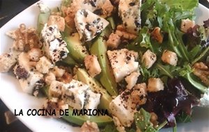 Ensalada Con Queso Azul