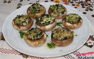 Champiñones Con Ajetes Y Queso De Cabra.
