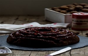 Bundt Salado De Morcilla Y Nueces Con Glaseado De Pimientos Rojos Al Oporto
