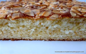 Bizcocho Sencillo Con Almendras Y Piñones
