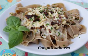 Pasta Con Piñones Y Tomates Secos
