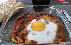 Huevos Al Plato Con Bacon Y Champiñones
