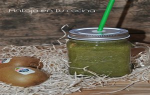 Batido Verde De Kiwi, Pera Y Lechuga
