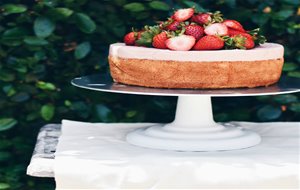 Sponge Cake De Vainilla Con Buttercream De Merengue Suizo Y Fresas