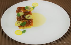 Bizcocho A La Sarten  De Limón Caramelizado,   En  Cama De Natillas 
