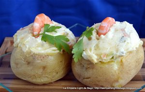 Patatas Rellenas De Ensaladilla De Salmón Y Langostinos
